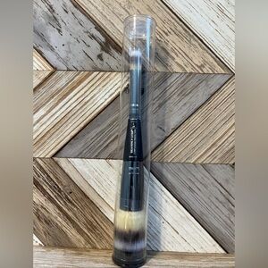 It Cosmetics No 7 Double-ended Makeup Brush